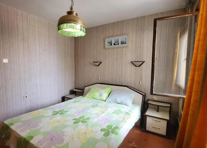 Botanika Хостел *