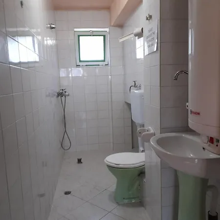 Botanika Hostel *