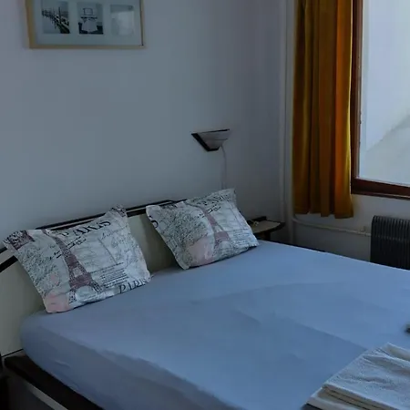 Hostal Botanika